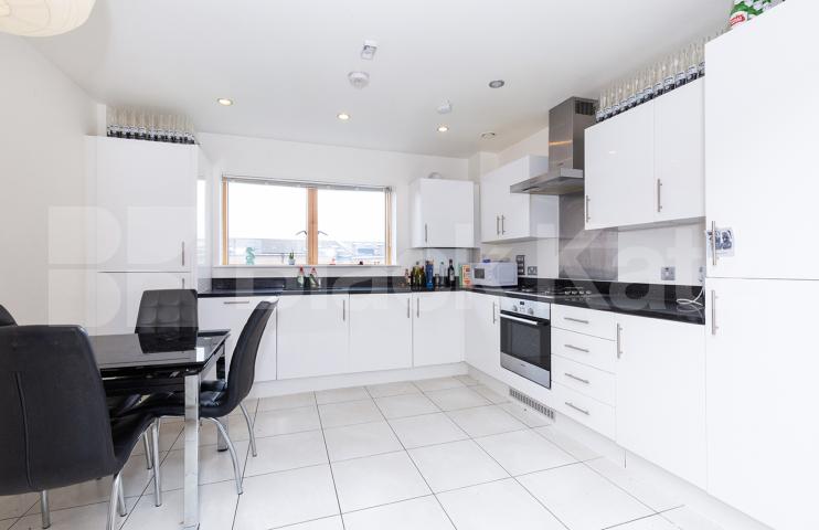 2 bed 2 bath within a modern new build minutes to a piccadilly tube line New Clocktower Place , Islington / Caledonian Road